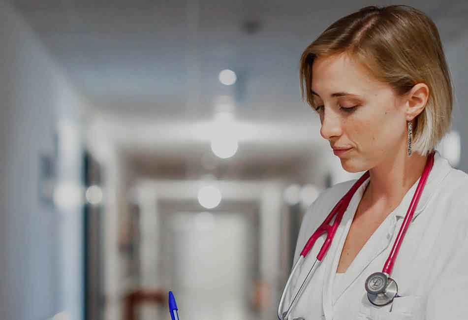 Dottoressa, casa di Cura Regina Arco | Reginaarco.it