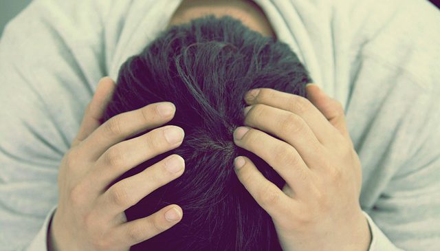 Testa tra le mani | Reginaarco.it