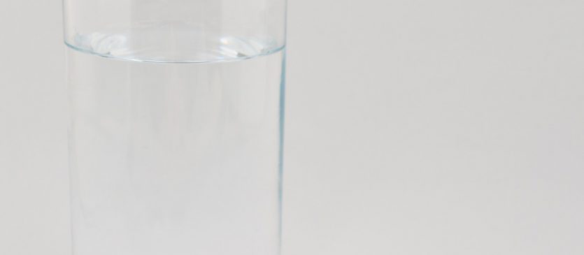 Ritenzione idrica bicchiere e pasticche | Reginaarco.it